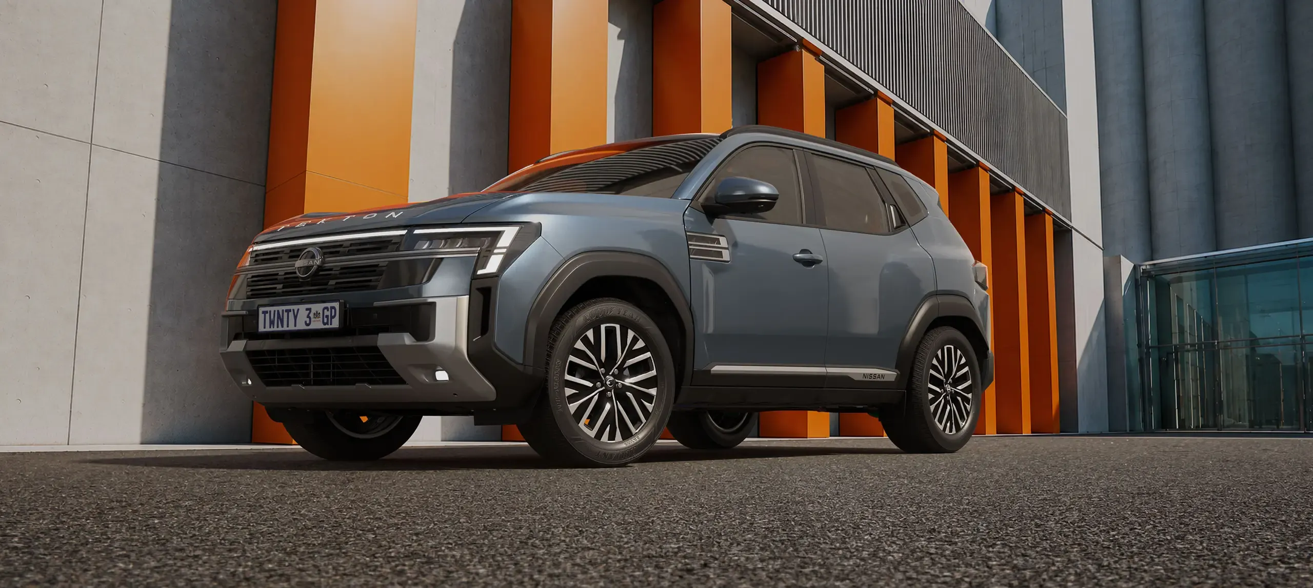 Front three-quarter view of the Nissan Tekton showing its Patrol-inspired front end